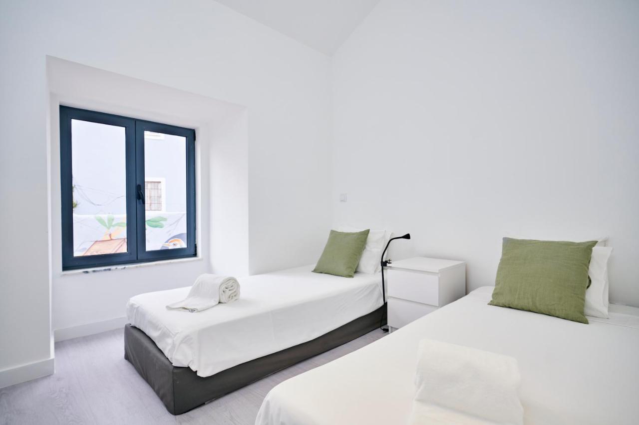 Altido Fabulous 3-Br Apartment In Western Lisbona Esterno foto